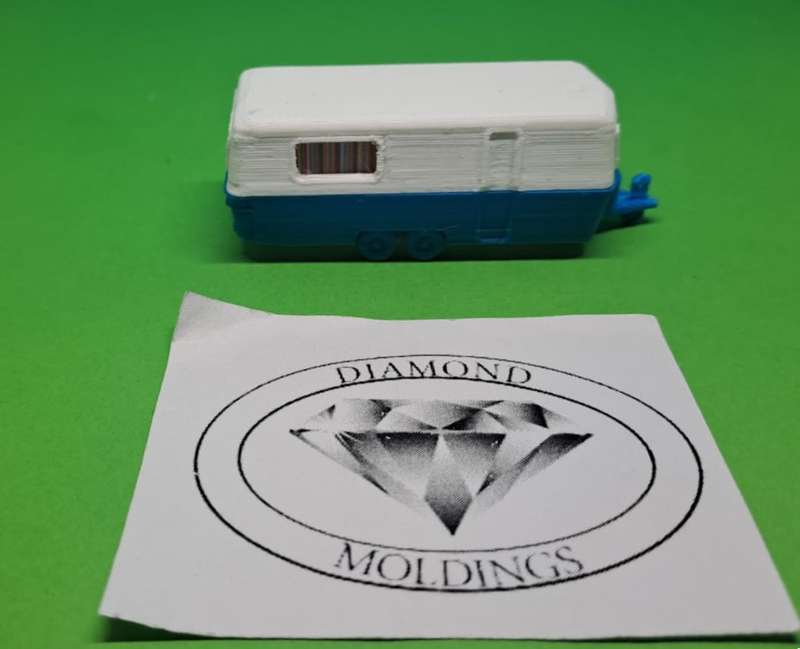 Model Trains HO 1 x Caravan Double Axis - Two tone color (Blue) - 64mm x 22mm x 22mm