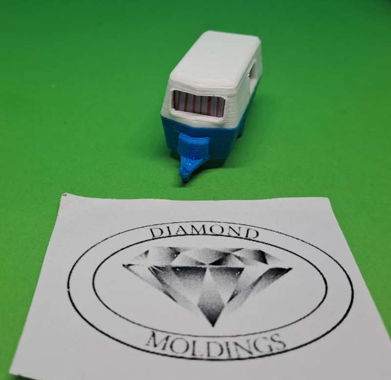 Model Trains HO 1 x Caravan Single Axis Two tone color (Blue) - 50mm x 20mm x 24mm