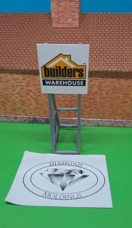 Model Trains HO 1 x Billboard 1980 + Builders Warehouse - 30mm x 41mm x 82mm