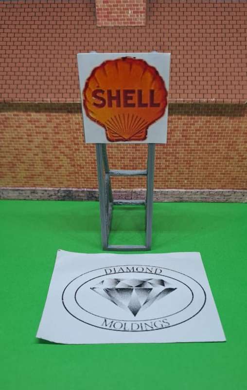 Model Trains HO 1 x Billboard 1950 + Shell - 30mm x 41mm x 82mm