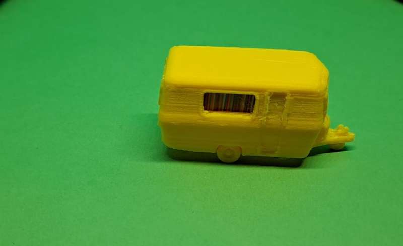 Model Trains HO 1 x Caravan Single Axis (Yellow) - 50mm x 20mm x 24mm