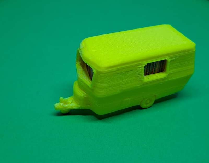 Model Trains HO 1 x Caravan Single Axis (Yellow) - 50mm x 20mm x 24mm
