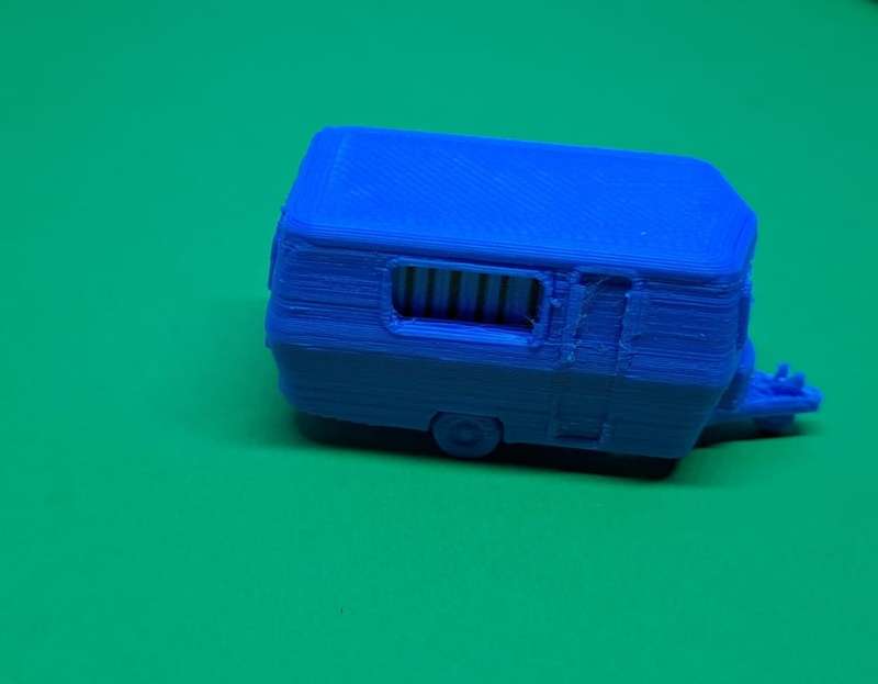 Model Trains HO 1 x Caravan Single Axis (Blue) - 50mm x 20mm x 24mm