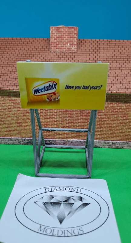 Model Trains HO 1 x Billboard 1970 + Weetabix (United Kingdom) - 50mm x 41mm x 82mm
