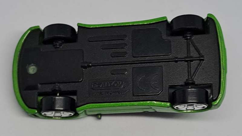 Model Trains/Track Die Cast 1/64 Scale 1 x Realtoy Car.