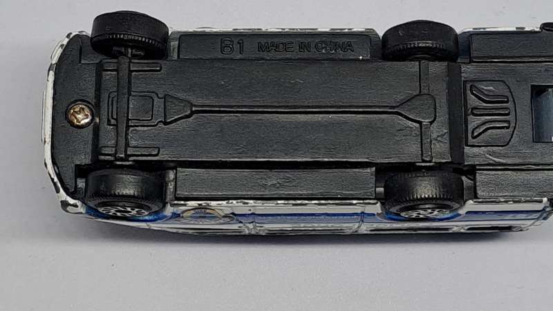 Model Trains/Track Die Cast 1/64 Scale 1 x B1 Police Force.