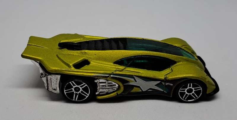 Model Trains/Track Die Cast 1/64 Scale 1 x Hot Wheels 2001 Side Draft.