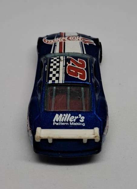 Model Trains/Track Die Cast 1/64 Scale 1 x Hot Wheels 2008 Circle Tracker.