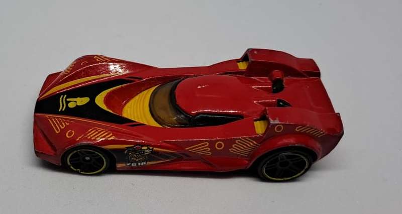 Model Trains/Track Die Cast 1/64 Scale 1 x Hot Wheels 2009 Scoopa Di Fuero.