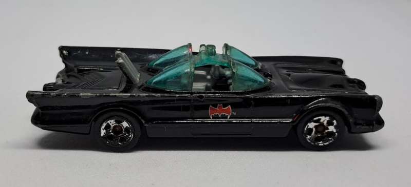 Model Trains/Track Die Cast 1/64 Scale 1 x Hot Wheels DC Comics.