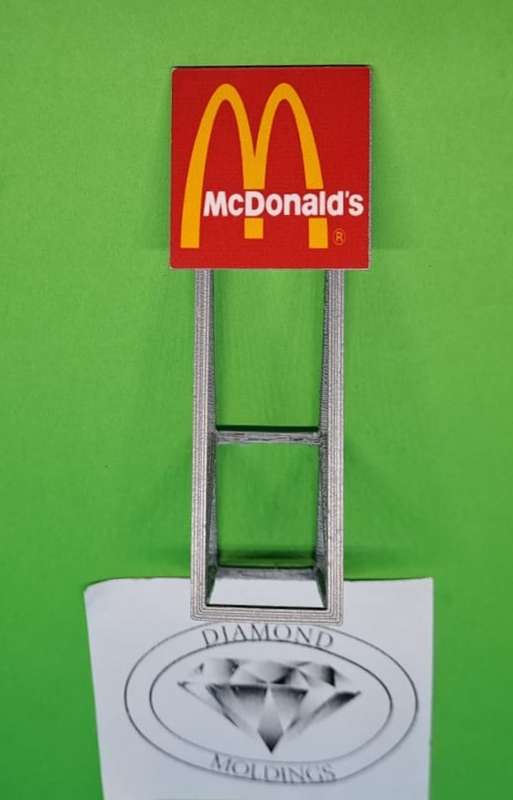 Model Trains HO 1 x Billboard 1990 + McDonald's (Red) - 30mm x 41mm x 82mm