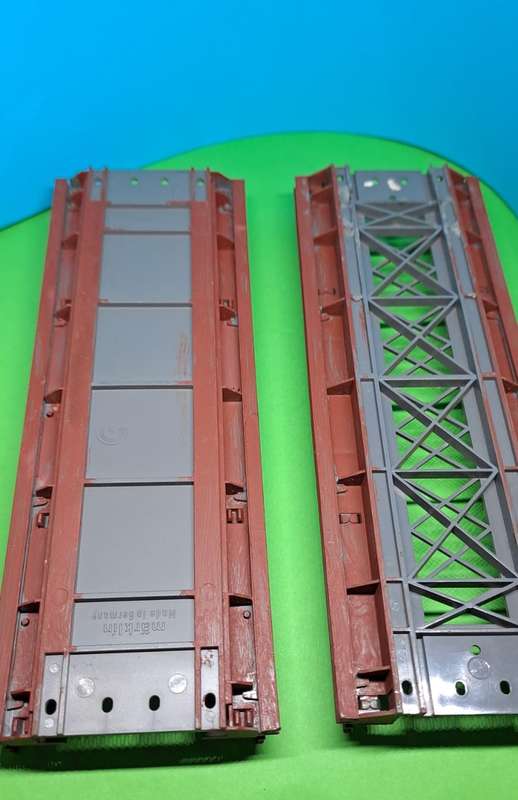 Model Trains HO Scale 2 x Marklin Flat bridges. See pics.