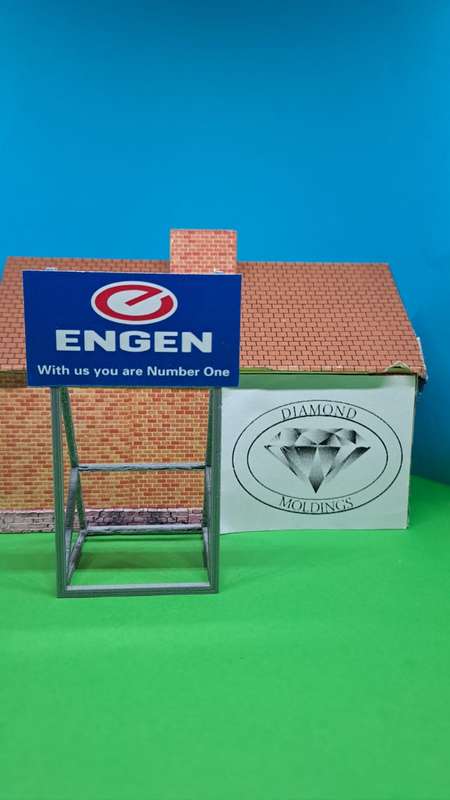 Model Trains HO 1 x Billboard 2000 + Engen - With us you are Number One - 50mm x 41mm x 82mm