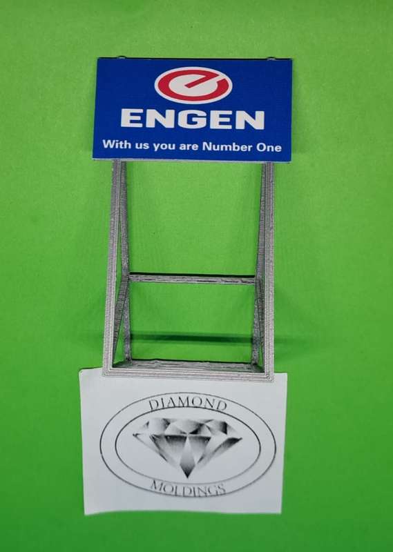 Model Trains HO 1 x Billboard 2000 + Engen - With us you are Number One - 50mm x 41mm x 82mm