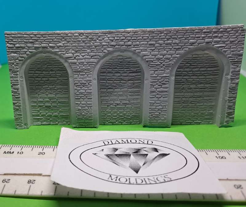 Model Trains N Scale - Retaining Wall - 118mm x 8mm x 53mm