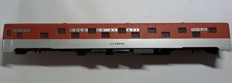 Model Trains H0 Coaches x1 La Palma. Sold as is.