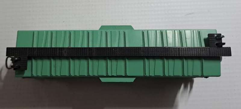 Model Trains H0 Lima New York Central System Caboose, with plastic wheels & Lima couplers. Boxed
