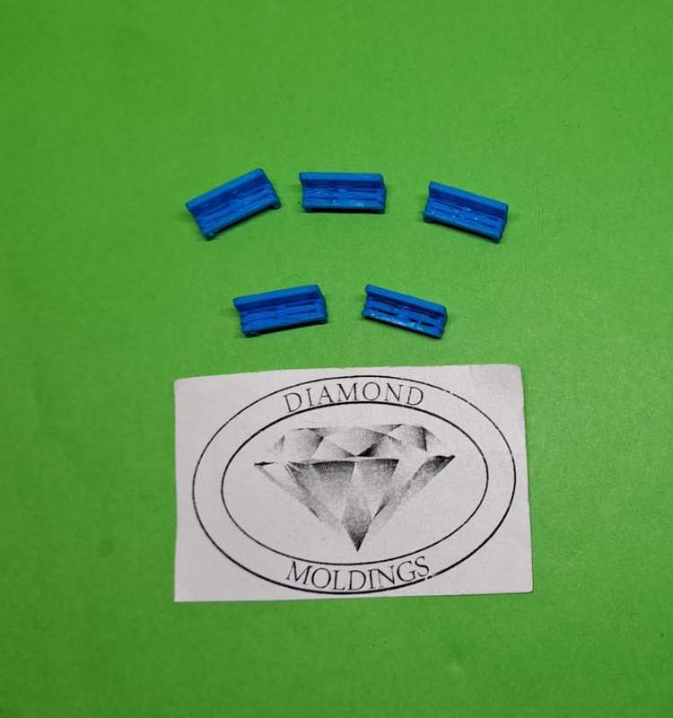 Model Trains N Scale - Station/Park Benches (x5) Blue - 12mm x 3mm x 6mm