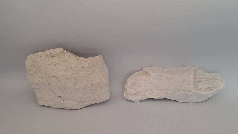 Model Trains HO - Rhino lite mountain rock x2 - 70 x 50 x 18mm & 90 x 44 x 25mm