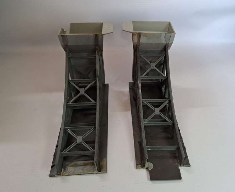 Model Trains HO Scale 1 x Railway bridge. See pics.  370mm x 65mm x 100mm