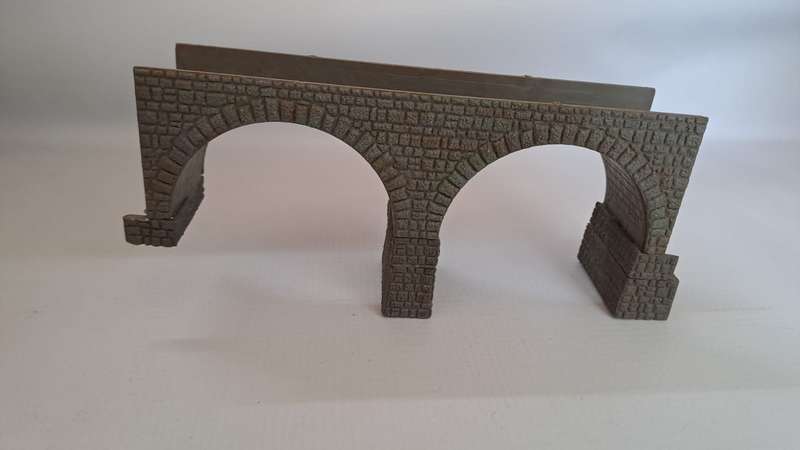 Model Trains HO Scale 1 x Railway bridge. See pics. 100mm x 45mm x 80mm.