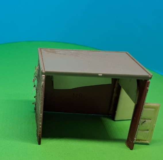 Model Trains HO Scale - Small Garage to go on side of building. 45mm x 35mm x 40mm.