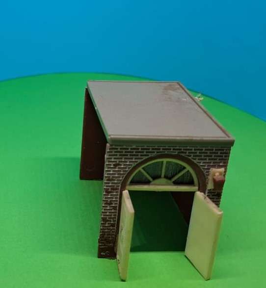 Model Trains HO Scale - Small Garage to go on side of building. 45mm x 35mm x 40mm.