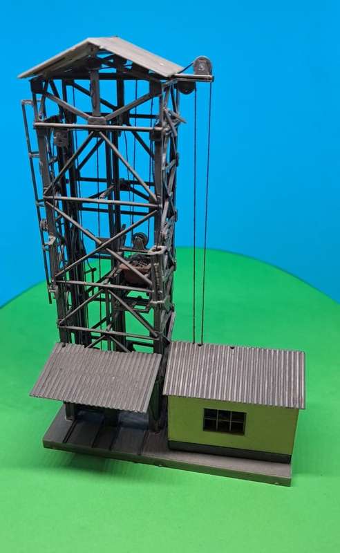Model Trains HO/N Scale - Coal Tower, was on H0 layout, but looks like N-Scale 88mm x 39mm x 140mm.