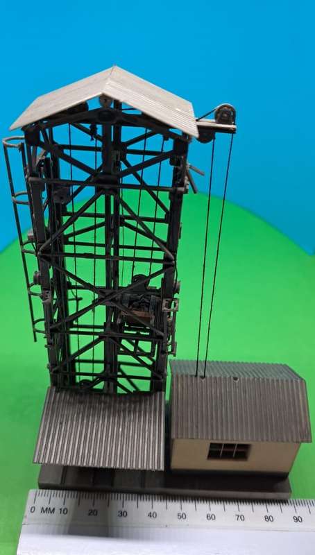 Model Trains HO/N Scale - Coal Tower, was on H0 layout, but looks like N-Scale 88mm x 39mm x 140mm.