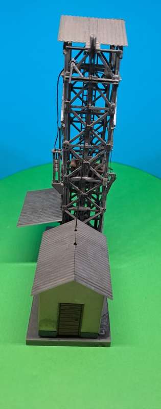 Model Trains HO/N Scale - Coal Tower, was on H0 layout, but looks like N-Scale 88mm x 39mm x 140mm.