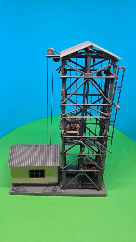 Model Trains HO/N Scale - Coal Tower, was on H0 layout, but looks like N-Scale 88mm x 39mm x 140mm.