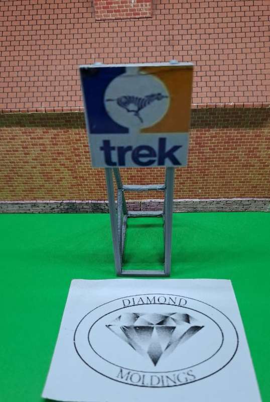 Model Trains HO 1 x Billboard 1980 + Trek Petrol - 30mm x 41mm x 82mm