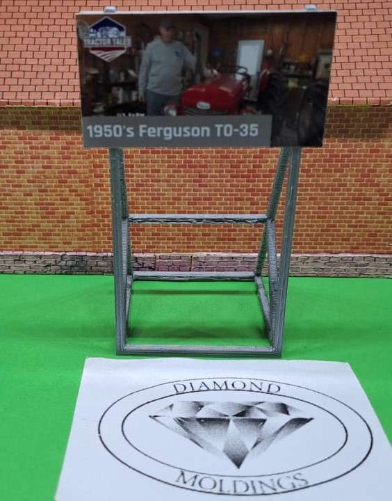 Model Trains HO 1 x Billboard 1950 + Furguson TO-35 - 50mm x 41mm x 82mm