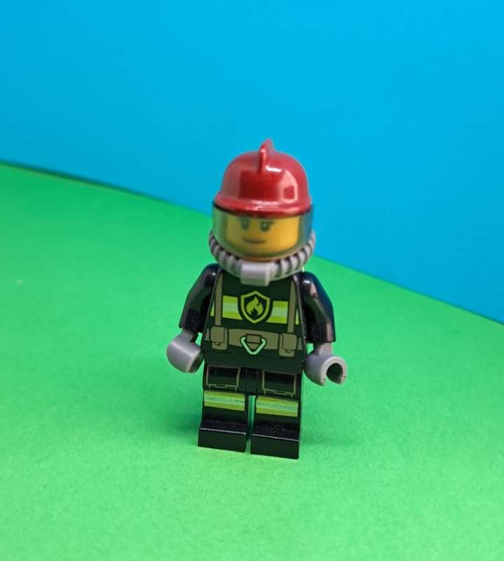 LEGO MINI FIGURINE. FIREMAN.