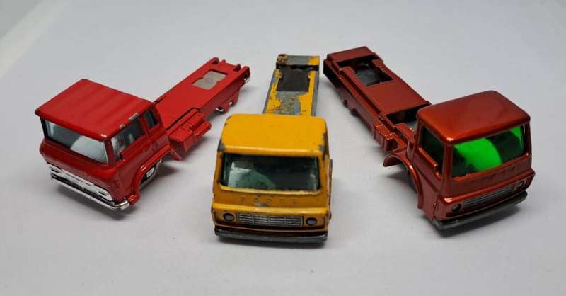 Model Trains HO 3 x Trucks selling as scrap, no wheels on. 2 x Matchbox & 1 x Yatming.