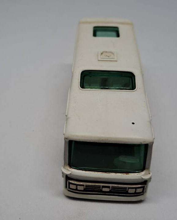 Model Trains HO 1 x Mojorette Mimibus TWA with 5 passengers. (No wheels)