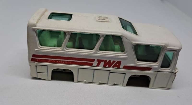 Model Trains HO 1 x Mojorette Mimibus TWA with 5 passengers. (No wheels)