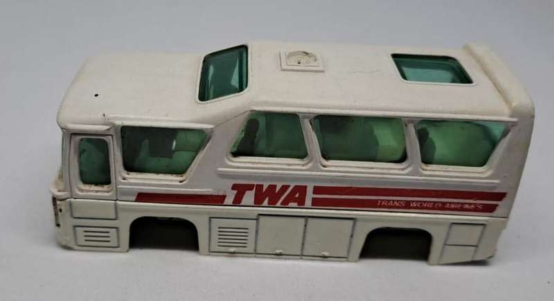Model Trains HO 1 x Mojorette Mimibus TWA with 5 passengers. (No wheels)