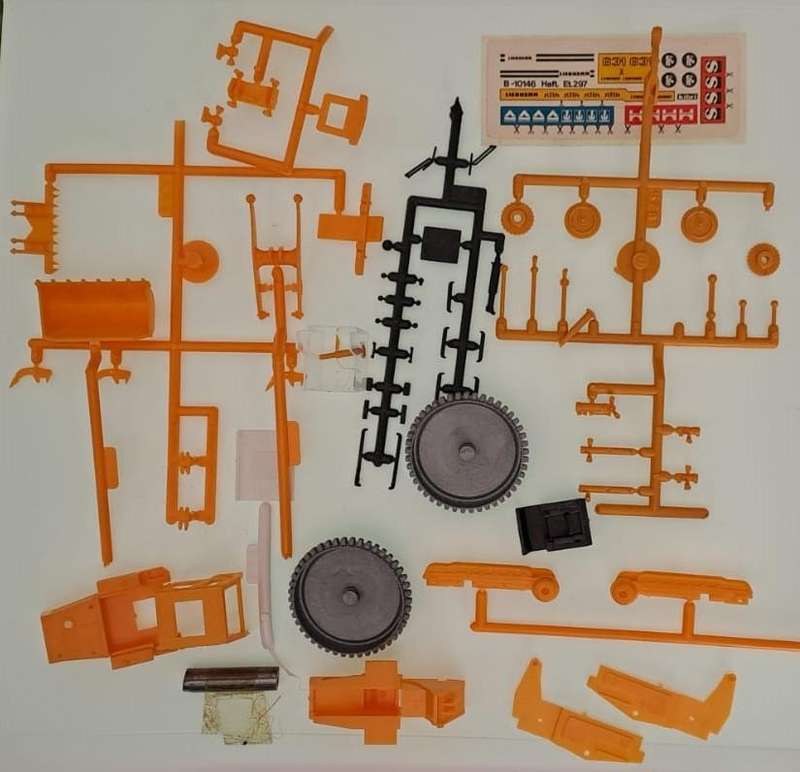 Model Trains HO 1 x Kibir - Liebherr Front Loader (Incomplete, missing 2 x wheels & tracks + more)