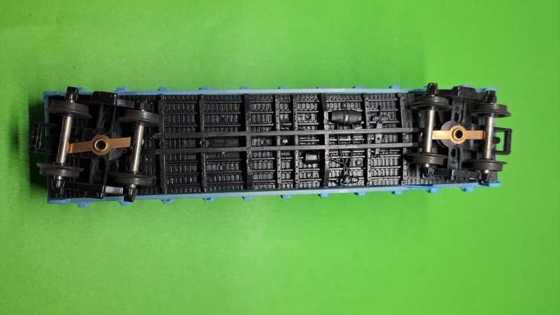 Model Trains HO 1 x Life Like Santa Fe Pacific Light car, with metal wheels & no couplers.