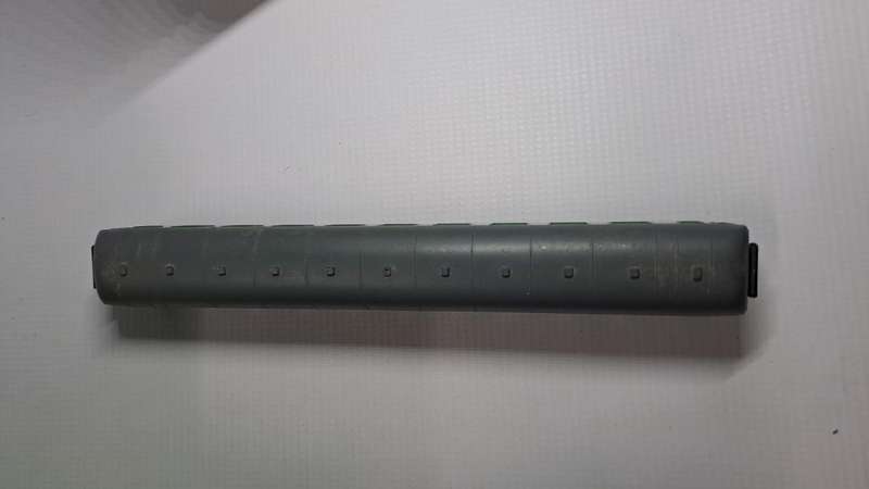 Model Trains HO 1 x DB Passenger car, with no wheels & no couplers. (Selling as scrap)
