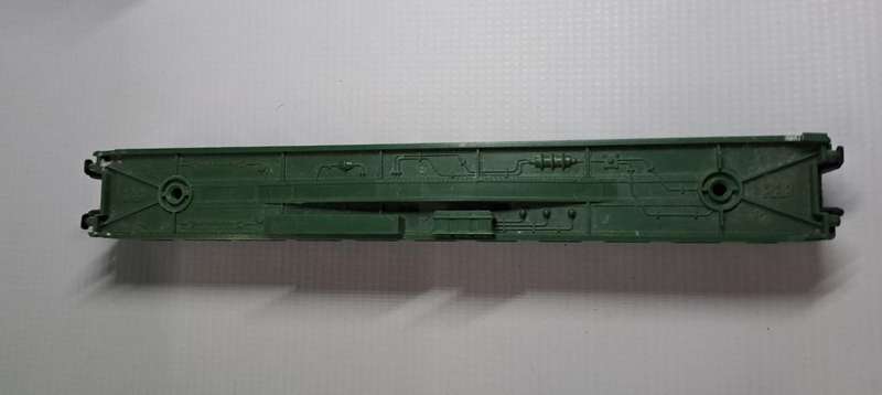 Model Trains HO 1 x DB Passenger car, with no wheels & no couplers. (Selling as scrap)