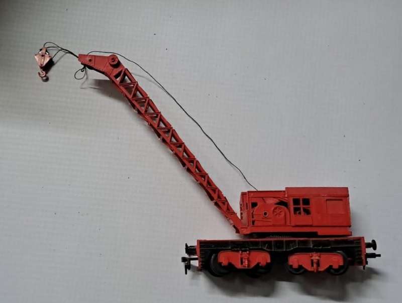 Model Trains HO 1 x Brack down Crane red, with plastic wheels & Horn hook couplers. Selling as is.