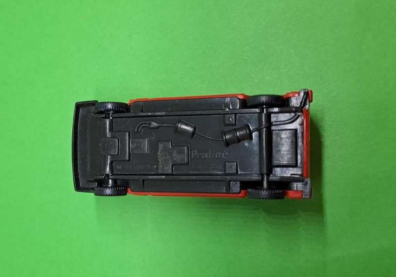 Model Trains HO 1 x Praline - Fiat 242