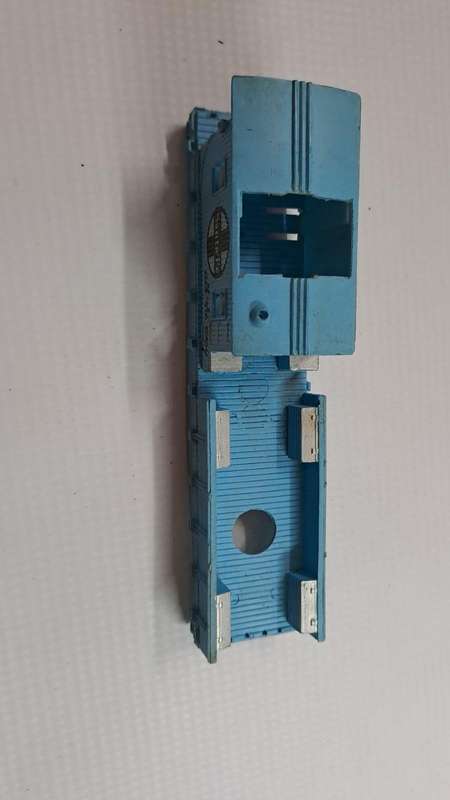 Model Trains HO 1 x Life Like Santa Fe Pacific Light car, body only no wheels & no couplers.