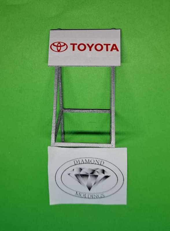 Model Trains HO 1 x Billboard 1990 + Toyota new Logo - 50mm x 41mm x 82mm