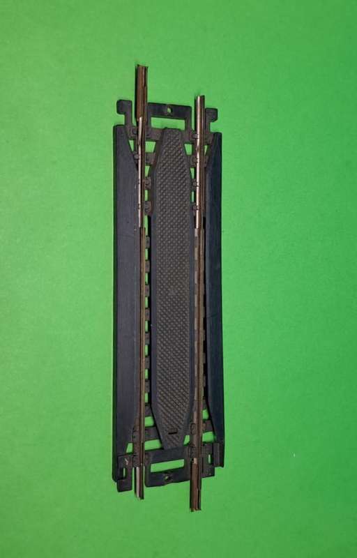 Model Trains H0-Scale - 1 x Re-railer extendable in length.