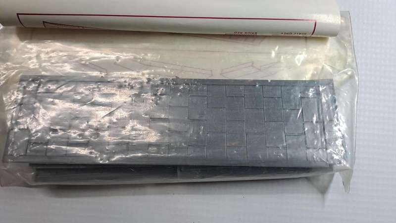 Model Trains OO/H0-Scale 1/87 - 1 x Station Platform. (See pictures)