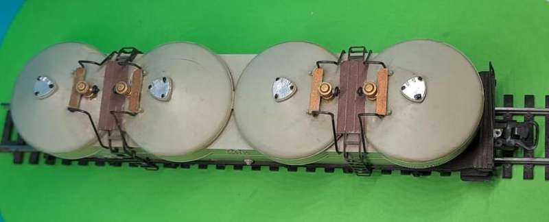 Model Trains H0-Scale 1/87 - 1 x Rivarossi  Betriebs Druck 2.5, with metal wheels & Lima couplers.