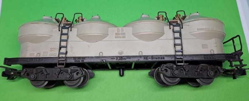 Model Trains H0-Scale 1/87 - 1 x Rivarossi  Betriebs Druck 2.5, with metal wheels & Lima couplers.